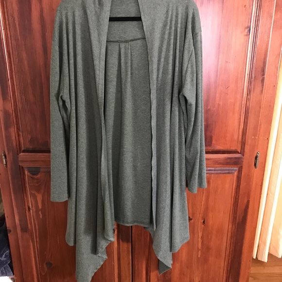 Tops - Dusty green cardigan